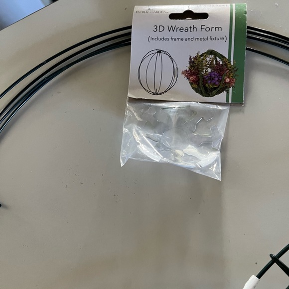 Wreath forms - Picture 3 of 3